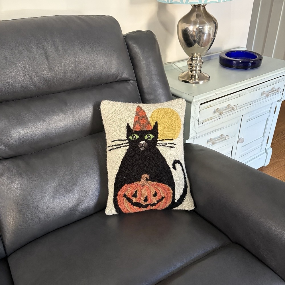 Halloween Wool Hooked Pillow Black Cat And Pumpkin with Velveteen Back - Picture 4 of 4